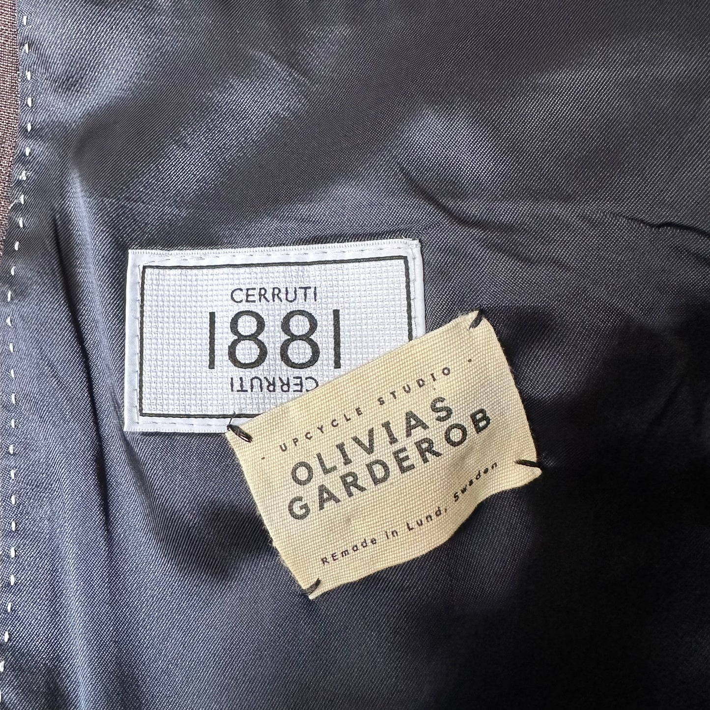 Upcycled Bow Vest Brown/ Removable Silk Bow - size L