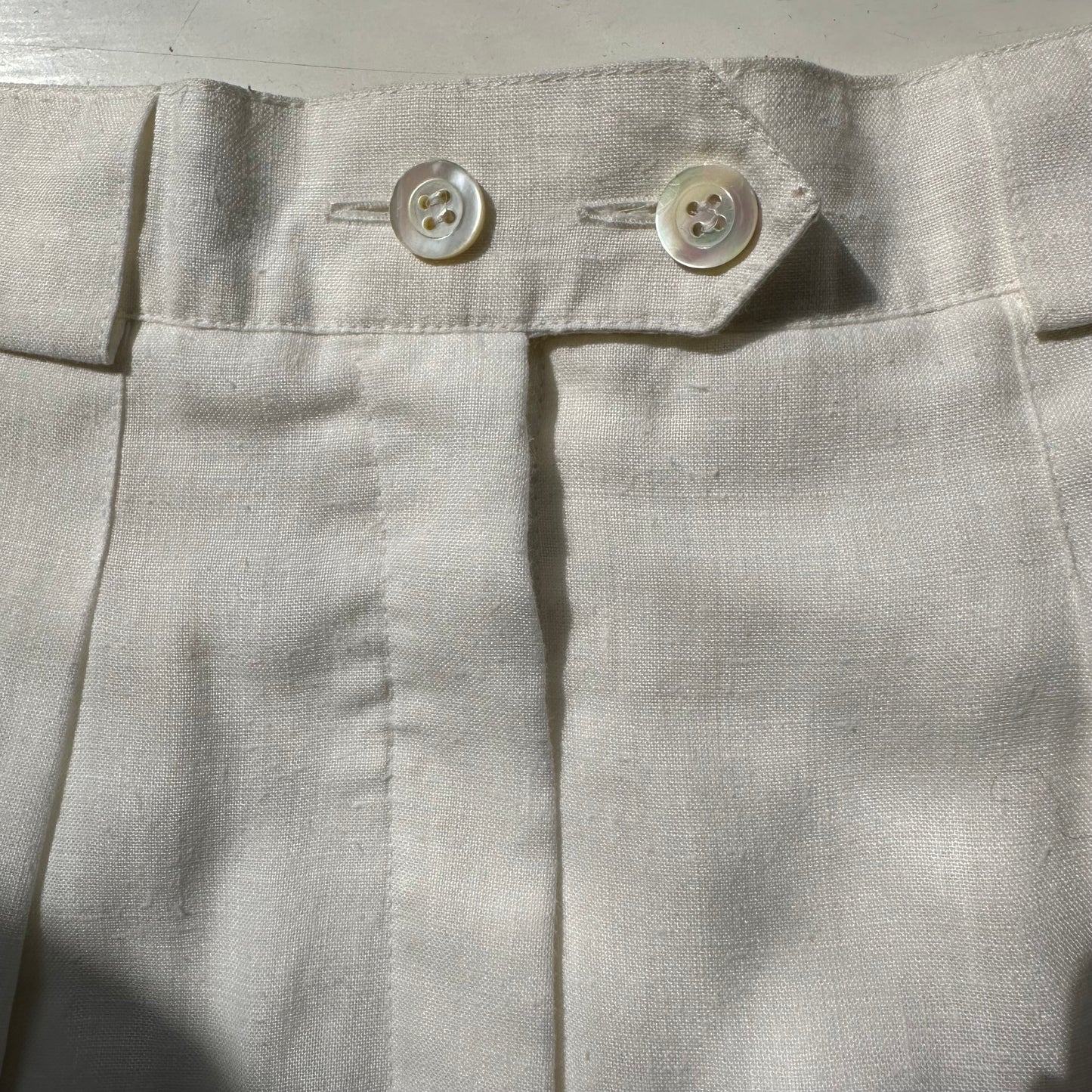 Vintage White Linen Blend Bermuda Shorts - Size S-M
