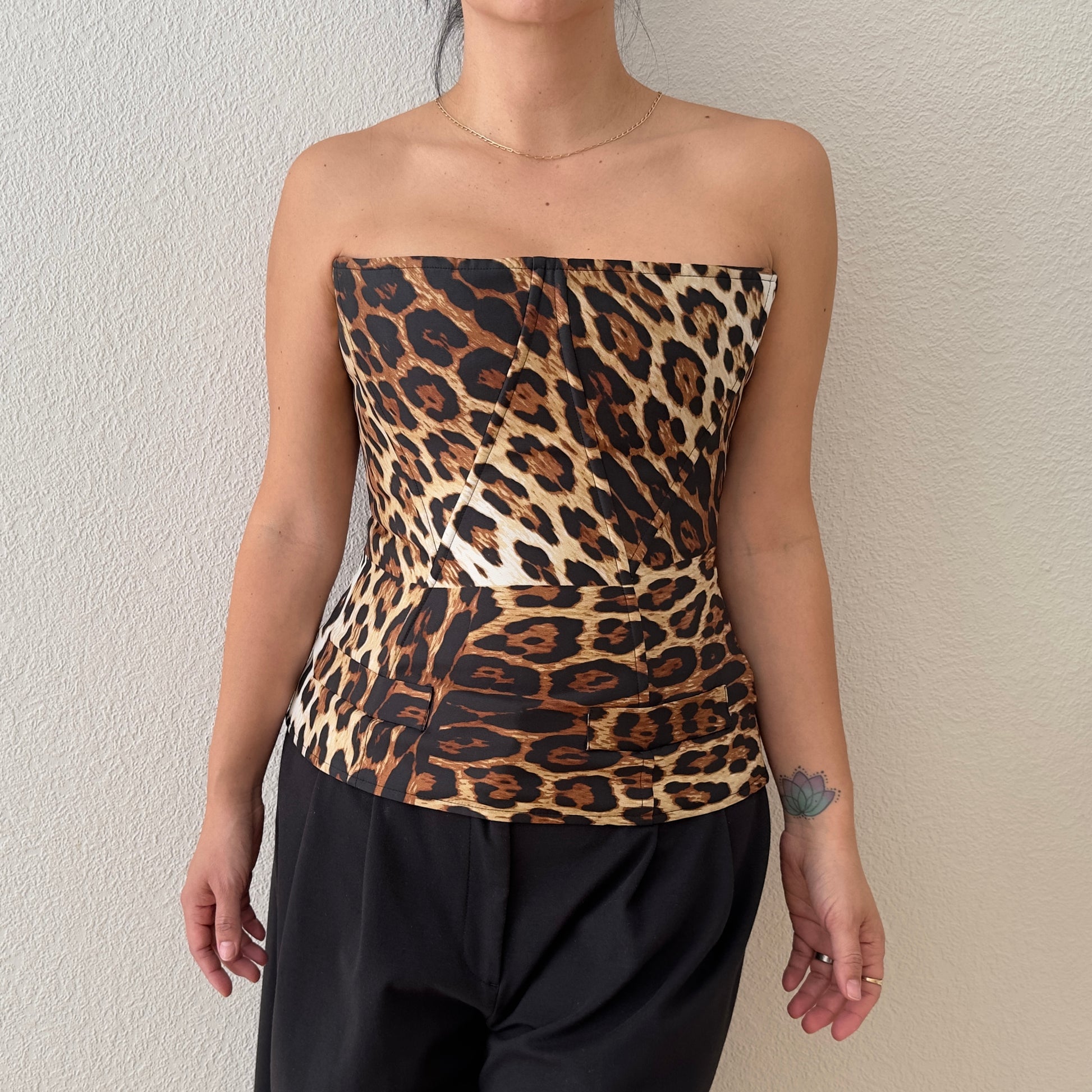 Marciano Silk Top - Animal Print top - Second Hand Olivias Garderob Marciano Silk Top - Animal Print top - Second Hand Olivias Garderob