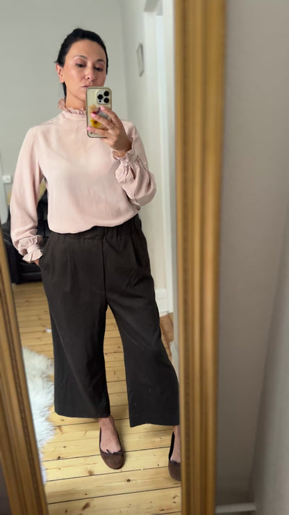 Vintage Pink Ruffle Collar Silk Blouse - size 40